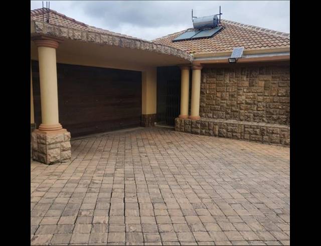 3 BEDROOM TOWNHOUSE FOR SALE IN ERASMIA